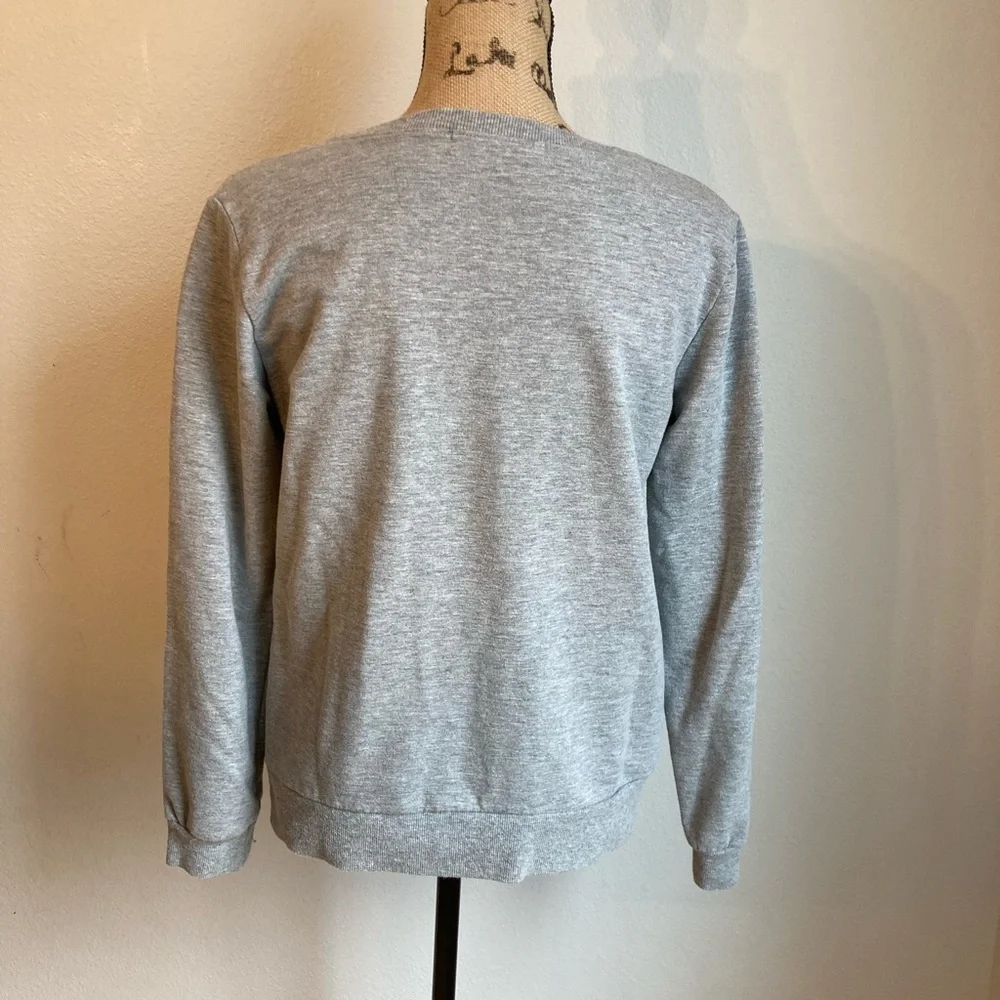 gray sweater with embroidered flowers - Picture 5 of 6